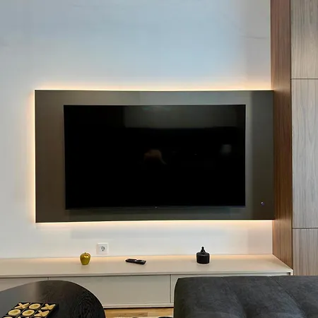 Апартаменти No 109 Lebada